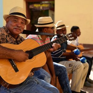 Profiter des diverses fêtes célébrées à Cuba pendant son séjour dans le pays