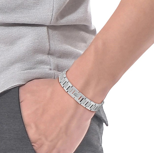 Le style intemporel du bracelet Lacoste : un accessoire de mode incontournable